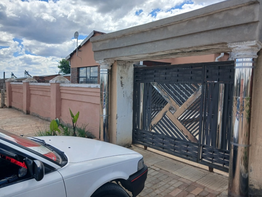 3 Bedroom Property for Sale in Maokeng Free State